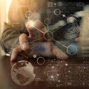 hand met technologie